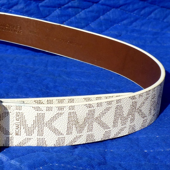 Michael Kors 553143 Vanilla Logo Monogram Belt - Picture 2 of 5